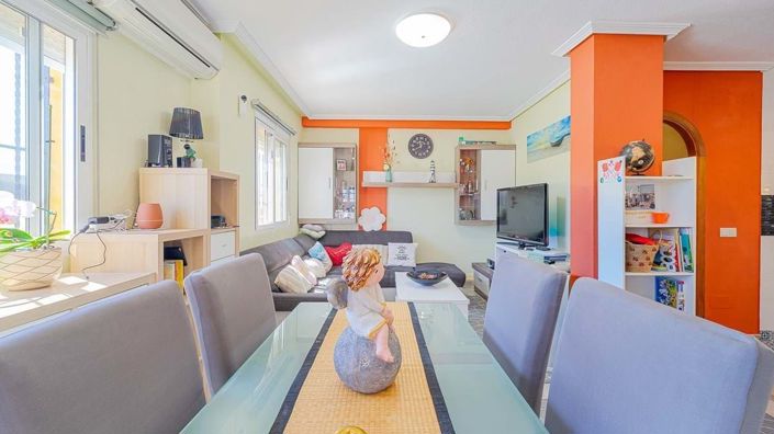 Image No.17-2 Bed Townhouse for sale