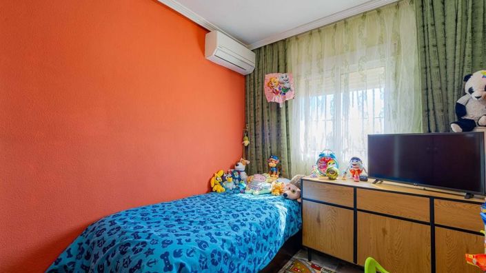 Image No.32-2 Bed Townhouse for sale