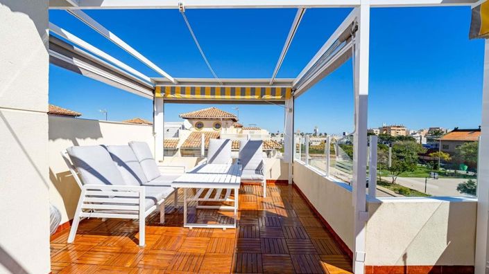 Image No.50-2 Bed Townhouse for sale