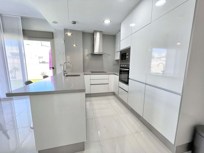 Image No.10-4 Bed Villa for sale