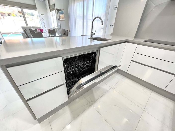 Image No.11-4 Bed Villa for sale