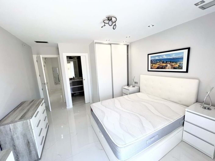 Image No.21-4 Bed Villa for sale