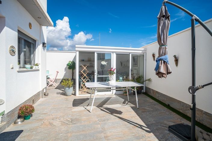 Image No.10-3 Bed Villa for sale