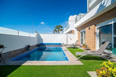 1447-661483-78d1f4f8b6655591b02d22fabb36a692d