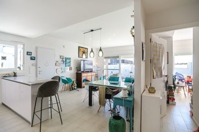 1447-661483-78d1f4f8b6655591b02d22fabb36a692d