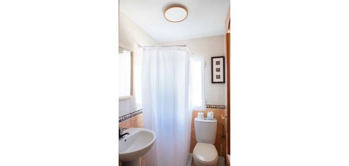 Image No.16-4 Bed Townhouse for sale