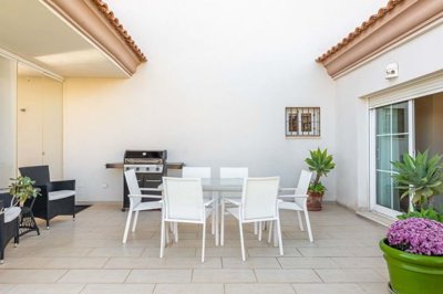 1447-661511-78d1f4f8b6655591b02d22fabb36a692d