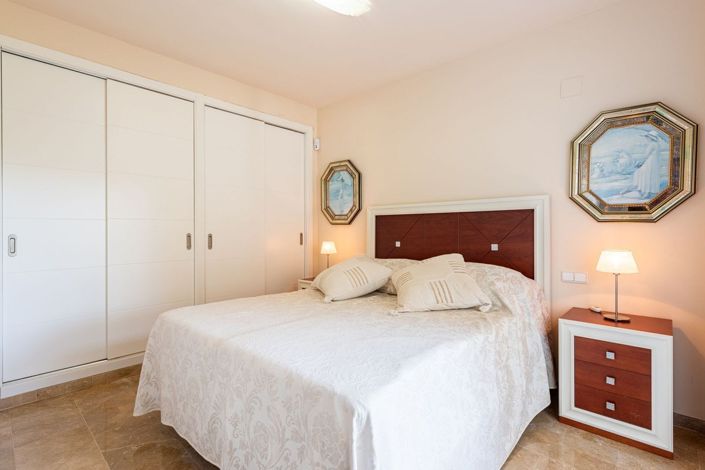 Image No.19-3 Bed Apartment for sale