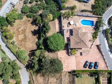 1447-661512-78d1f4f8b6655591b02d22fabb36a692d