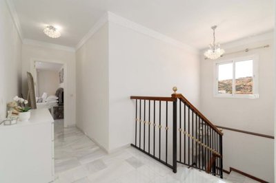 1447-661512-78d1f4f8b6655591b02d22fabb36a692d