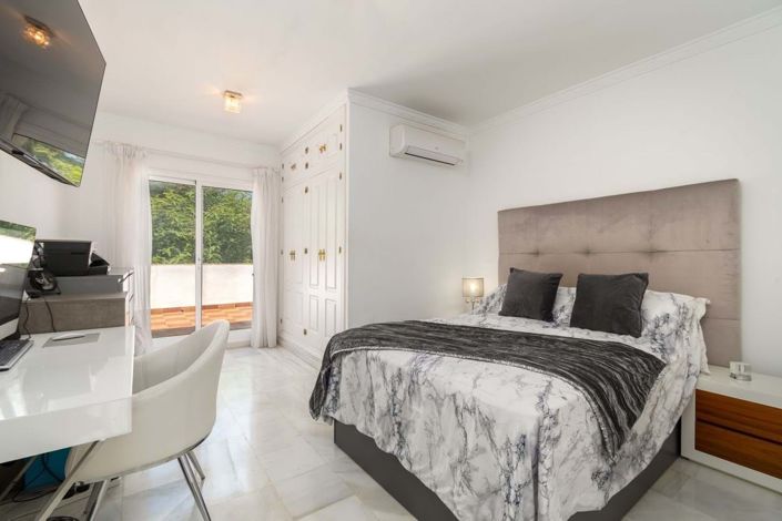 Image No.19-4 Bed Villa for sale