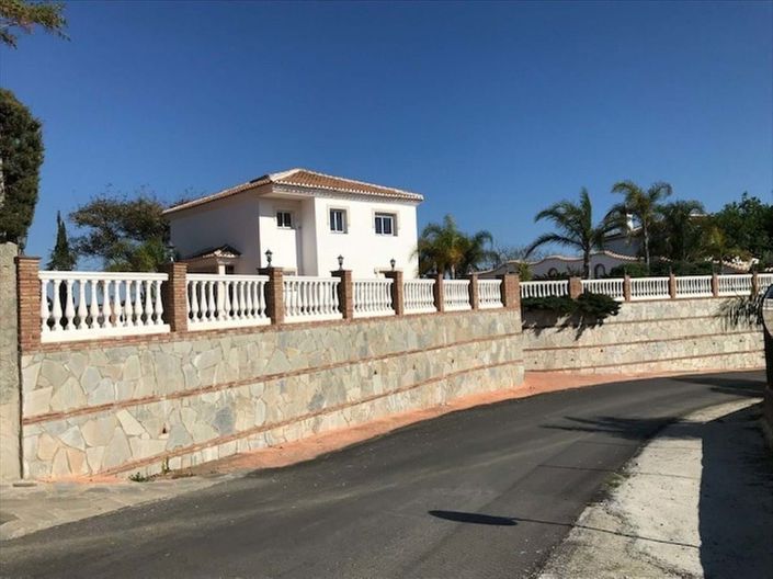 Image No.42-4 Bed Villa for sale