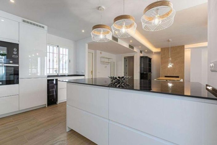 Image No.9-3 Bed Apartment for sale