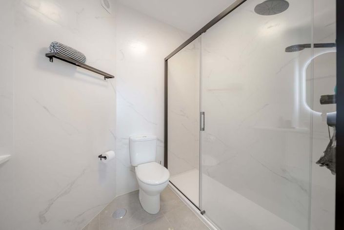 Image No.16-2 Bed Apartment for sale