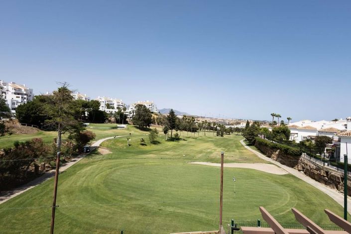 Image No.17-4 Bed Townhouse for sale