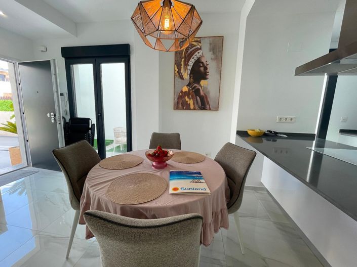 Image No.15-3 Bed Villa for sale