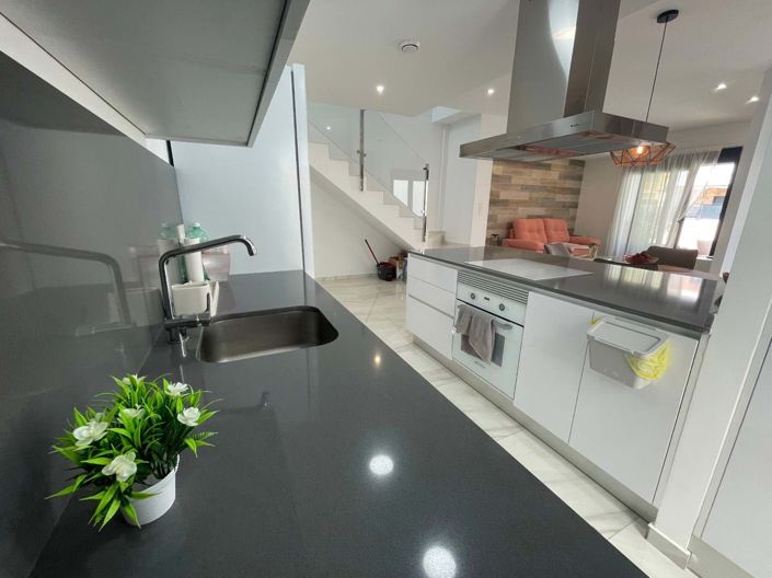 Image No.19-3 Bed Villa for sale