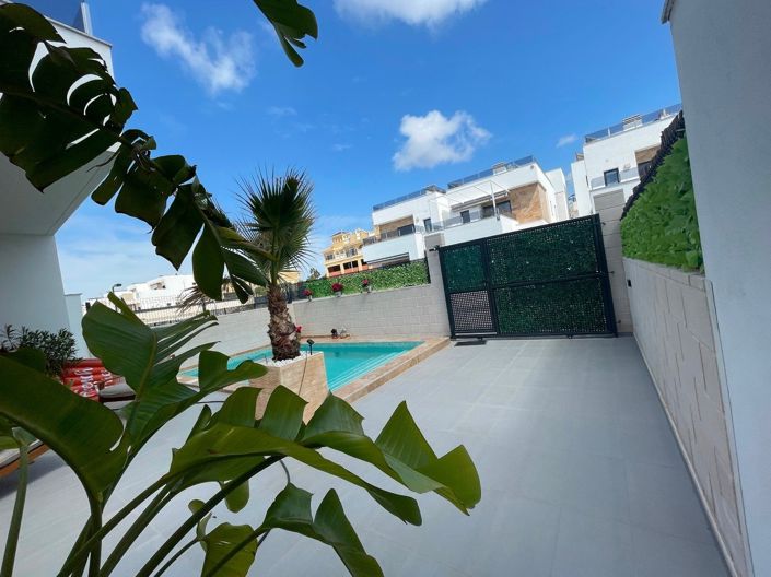 Image No.2-3 Bed Villa for sale