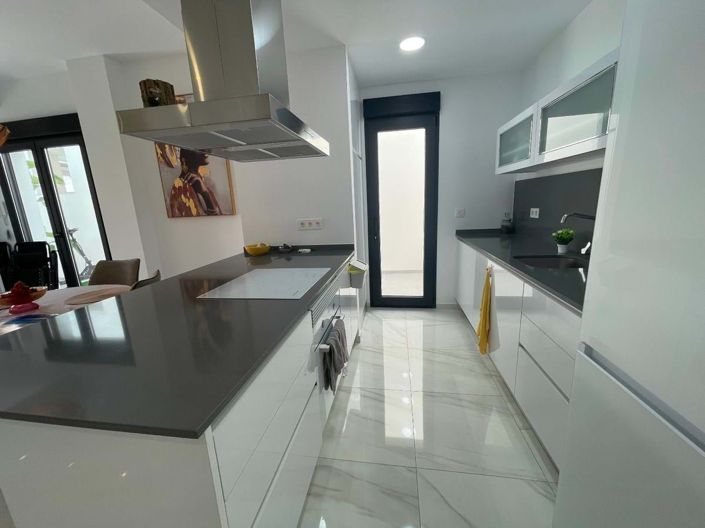 Image No.5-3 Bed Villa for sale