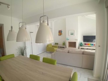 1447-661611-78d1f4f8b6655591b02d22fabb36a692d