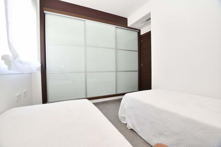 Image No.15-2 Bed Bungalow for sale