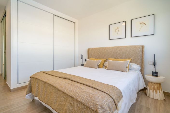 Image No.8-2 Bed Apartment for sale