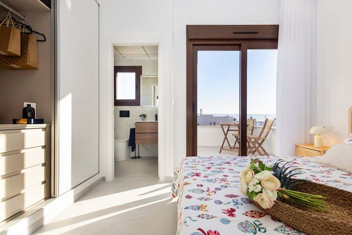 Image No.4-3 Bed Semi-Detached for sale