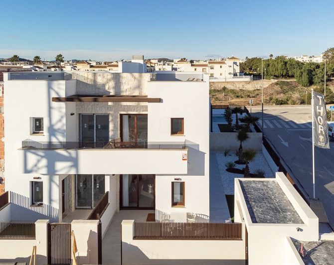 Image No.2-3 Bed Villa for sale