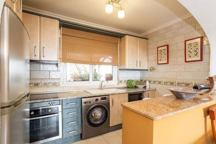 Image No.16-3 Bed Townhouse for sale