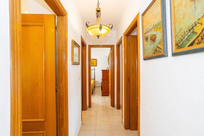 Image No.18-3 Bed Townhouse for sale