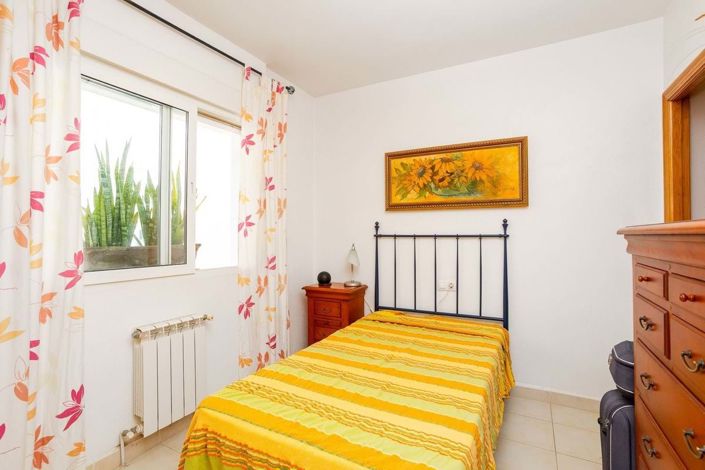 Image No.19-3 Bed Townhouse for sale