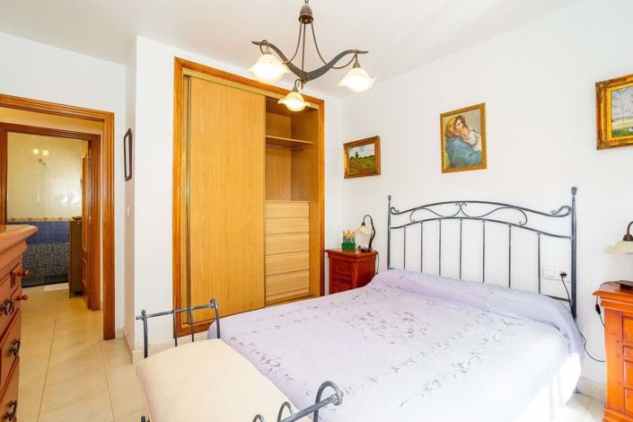 Image No.23-3 Bed Townhouse for sale