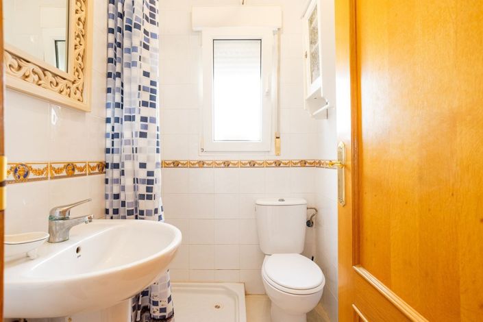 Image No.24-3 Bed Townhouse for sale