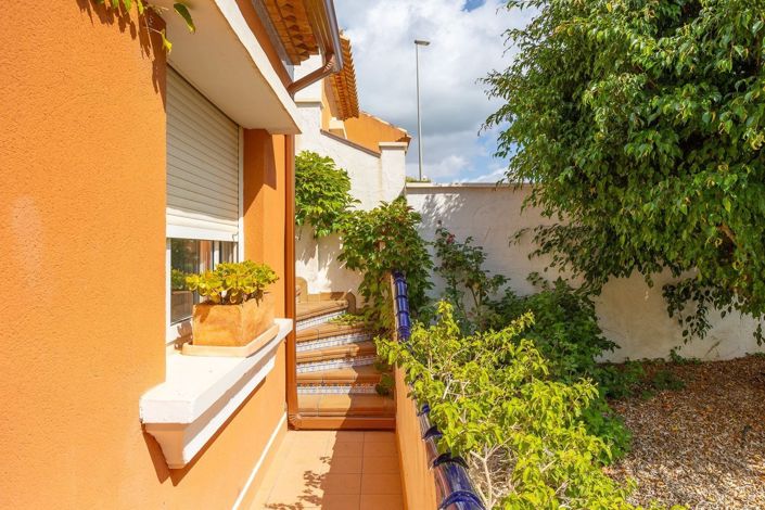 Image No.26-3 Bed Townhouse for sale