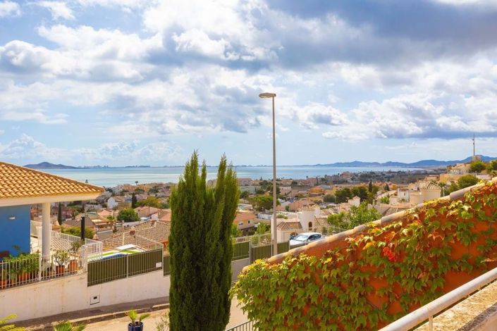 Image No.8-3 Bed Townhouse for sale