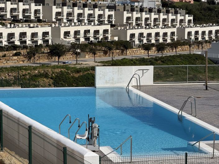 Image No.40-3 Bed Apartment for sale