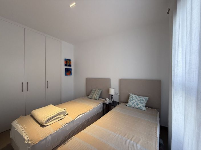 Image No.53-3 Bed Apartment for sale