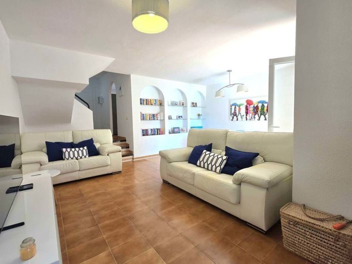 Image No.8-3 Bed Townhouse for sale