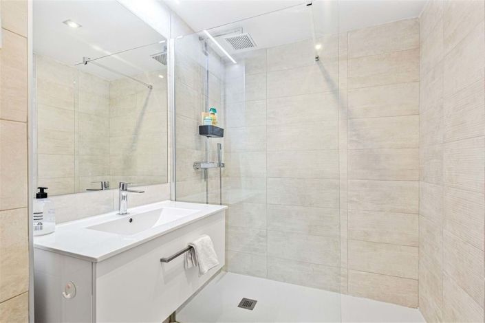 Image No.24-2 Bed Apartment for sale