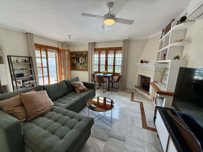 Image No.14-2 Bed Townhouse for sale