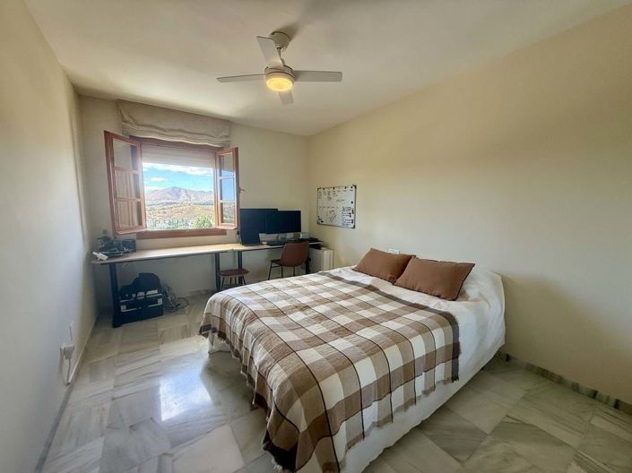 Image No.21-2 Bed Townhouse for sale