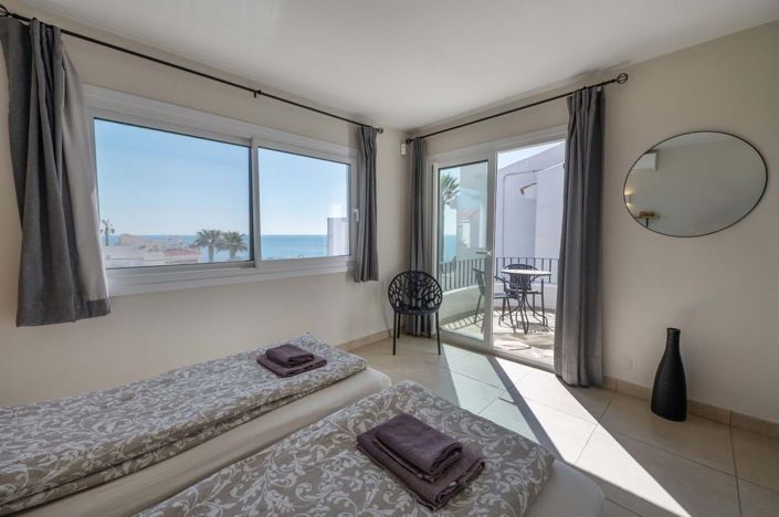 Image No.16-2 Bed Townhouse for sale