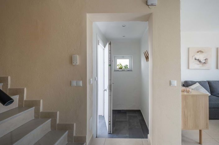 Image No.17-2 Bed Townhouse for sale