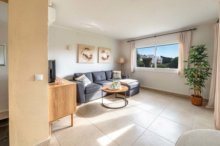 Image No.2-2 Bed Townhouse for sale