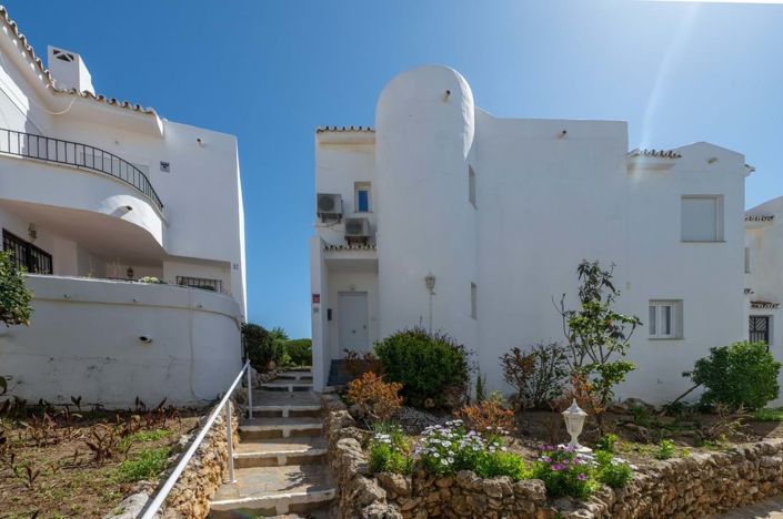 Image No.25-2 Bed Townhouse for sale