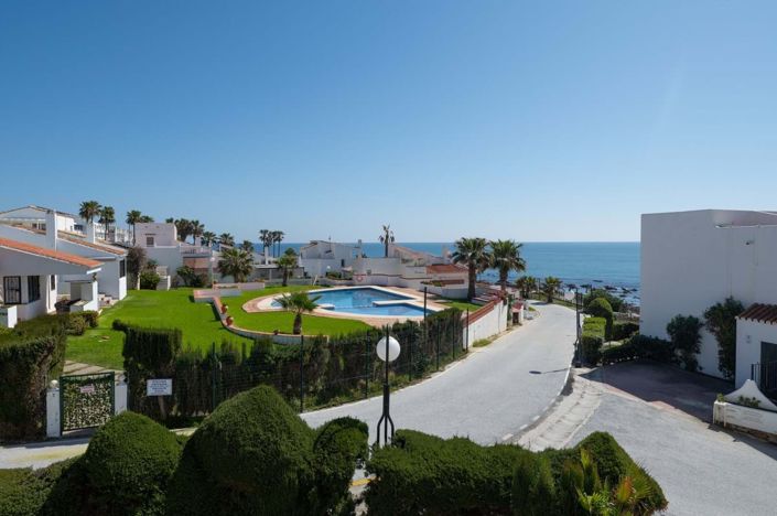 Image No.38-2 Bed Townhouse for sale