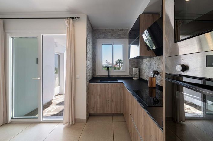 Image No.8-2 Bed Townhouse for sale