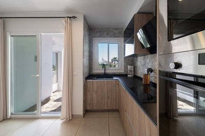 1447-661966-78d1f4f8b6655591b02d22fabb36a692d