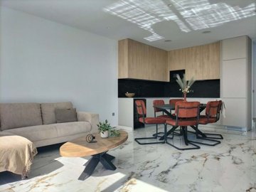 1447-662213-78d1f4f8b6655591b02d22fabb36a692d