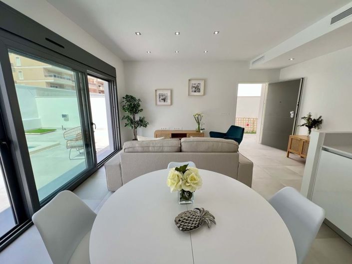 Image No.9-3 Bed Villa for sale